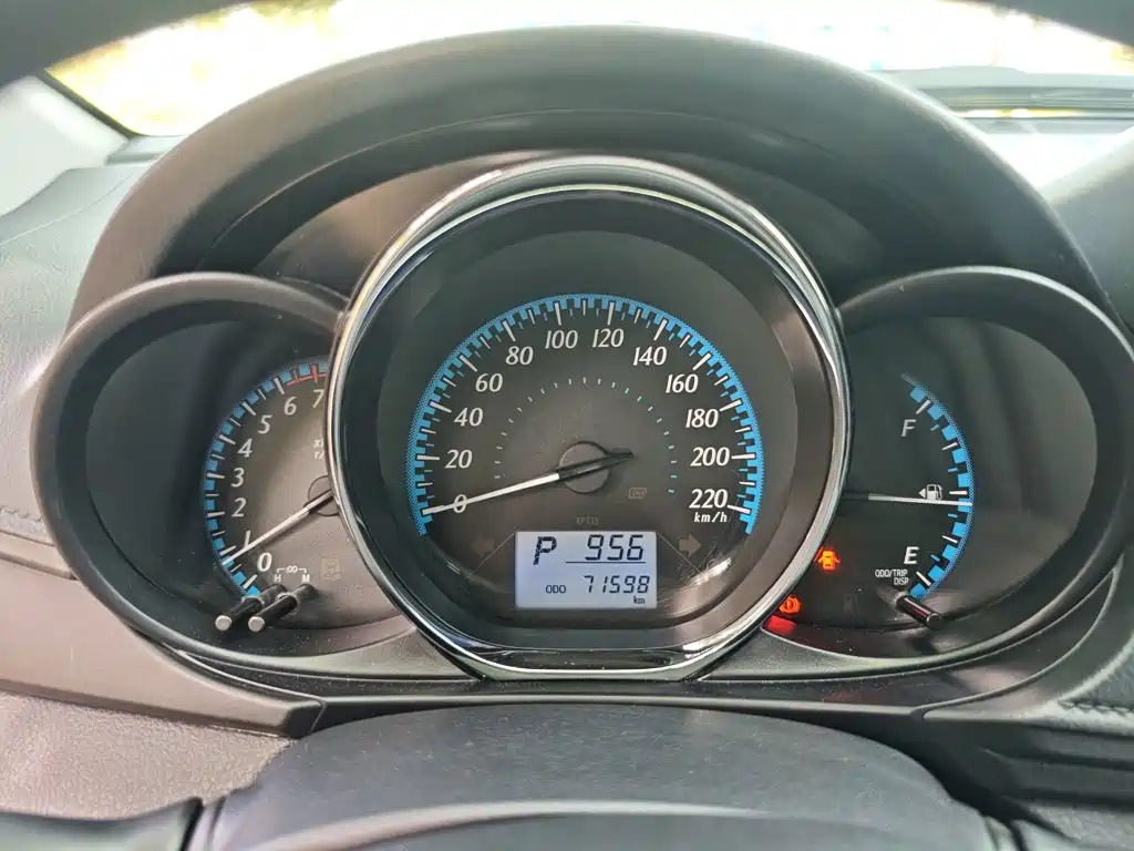 Toyota Yaris L — миниатюра 12