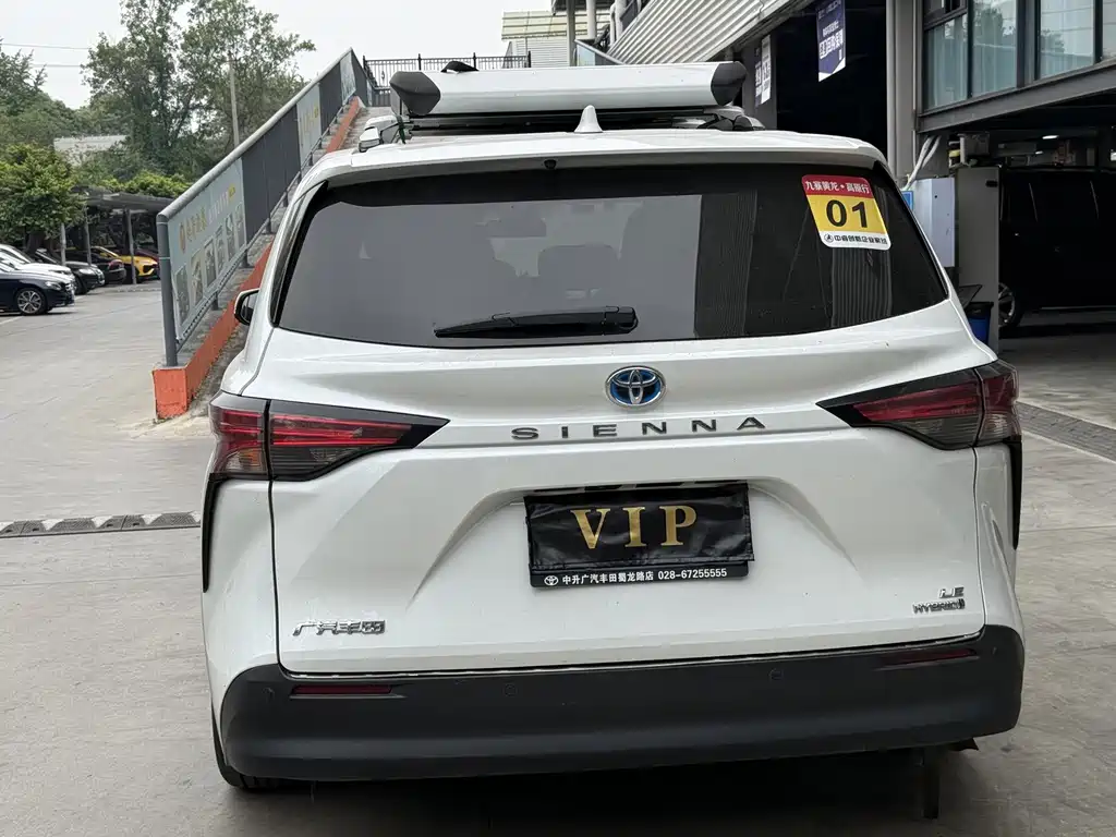 Toyota Sienna — миниатюра 5