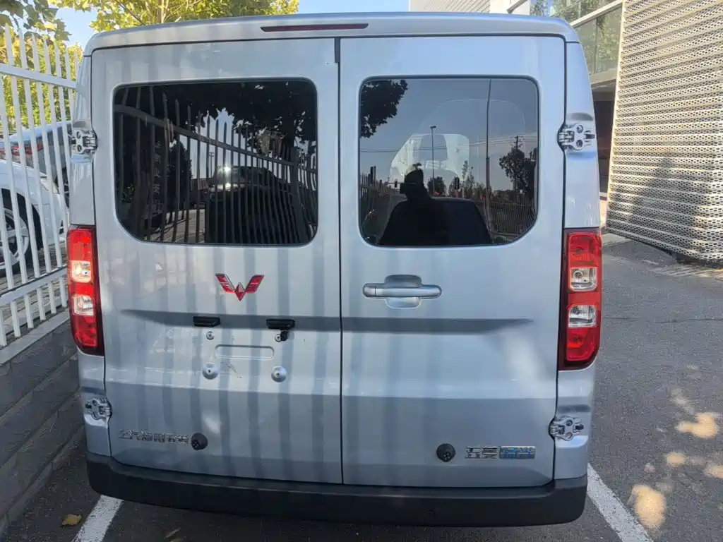 Wuling Yangguang — миниатюра 6