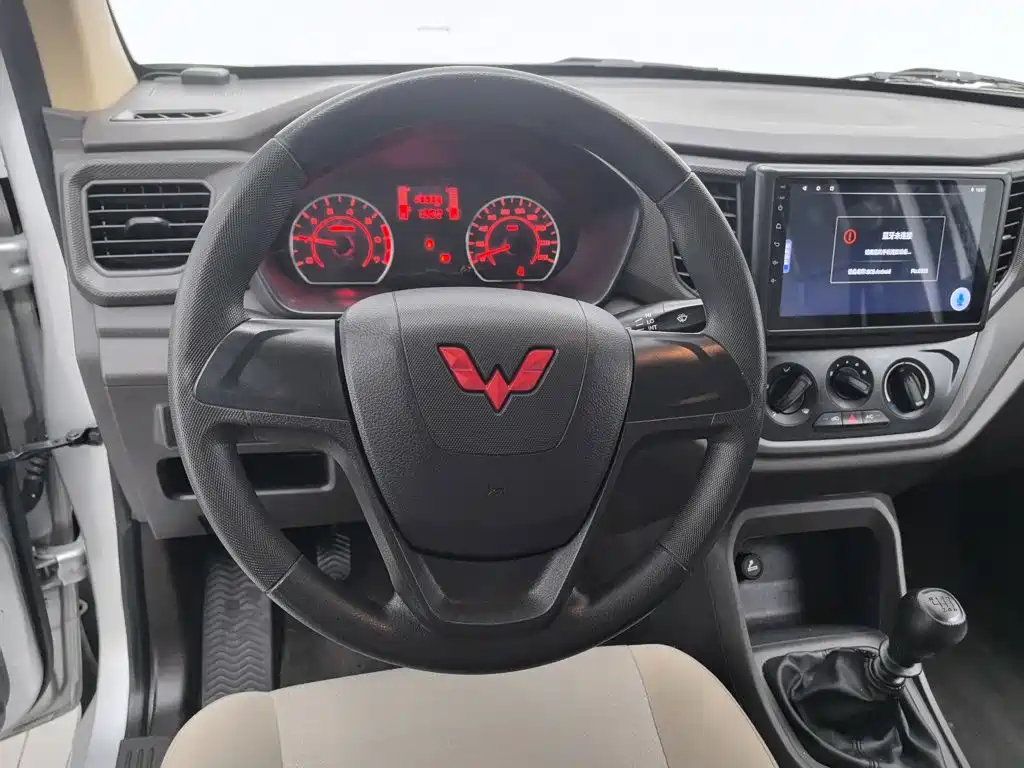 Wuling Hongguang V — миниатюра 11