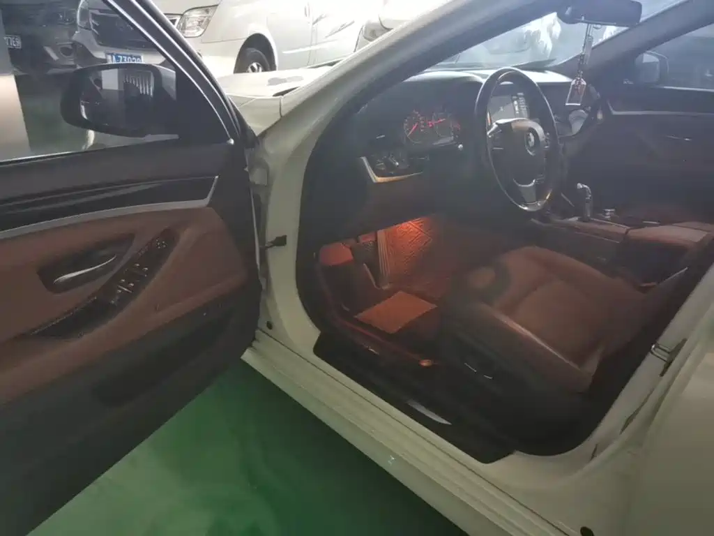 BMW 5 Series — миниатюра 18