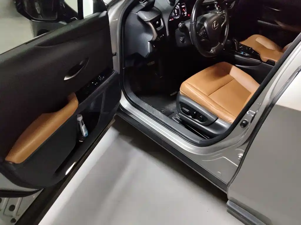 Lexus UX New Energy — миниатюра 14