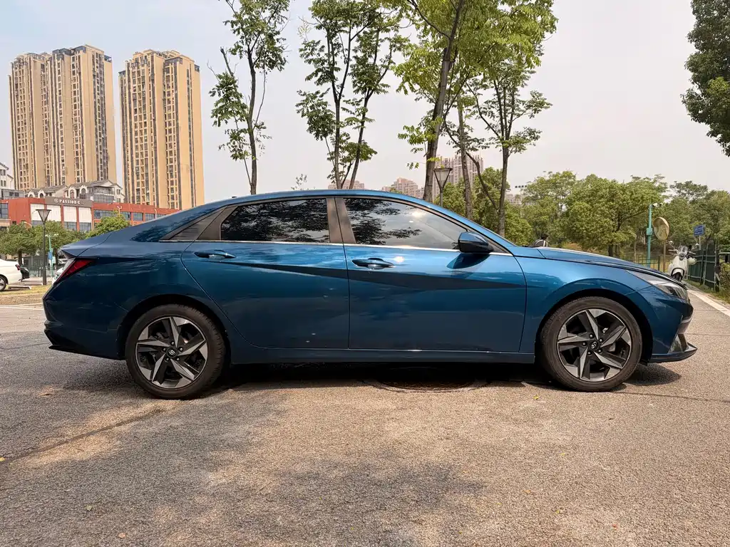 Hyundai Elantra — миниатюра 4