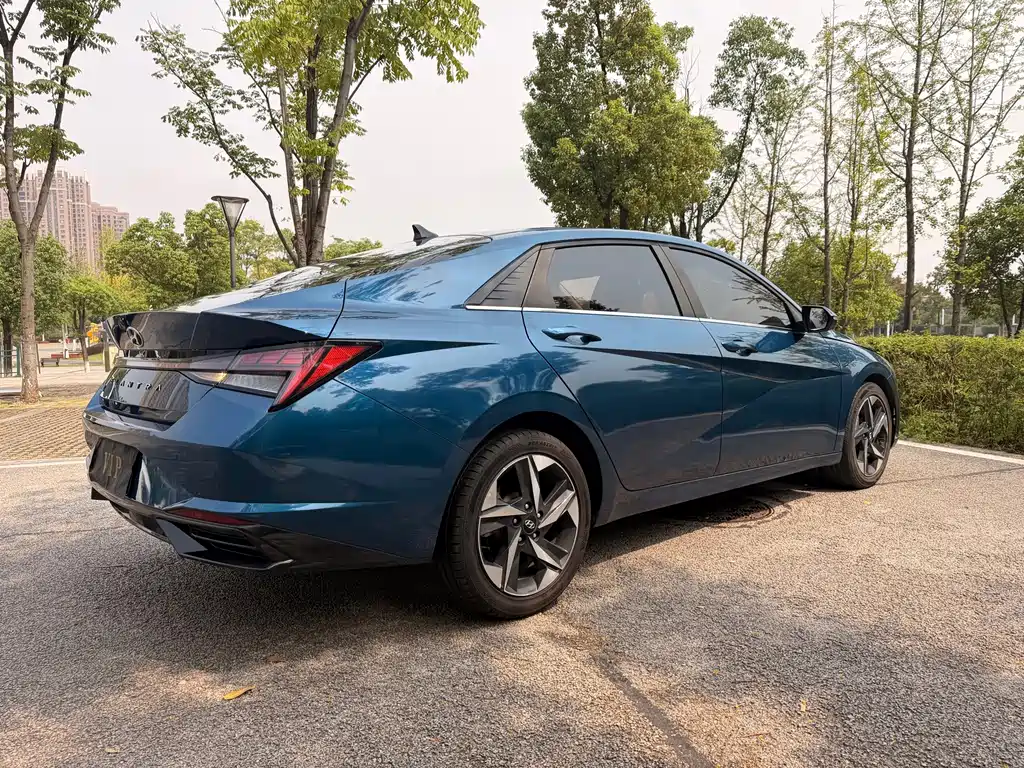 Hyundai Elantra — миниатюра 5