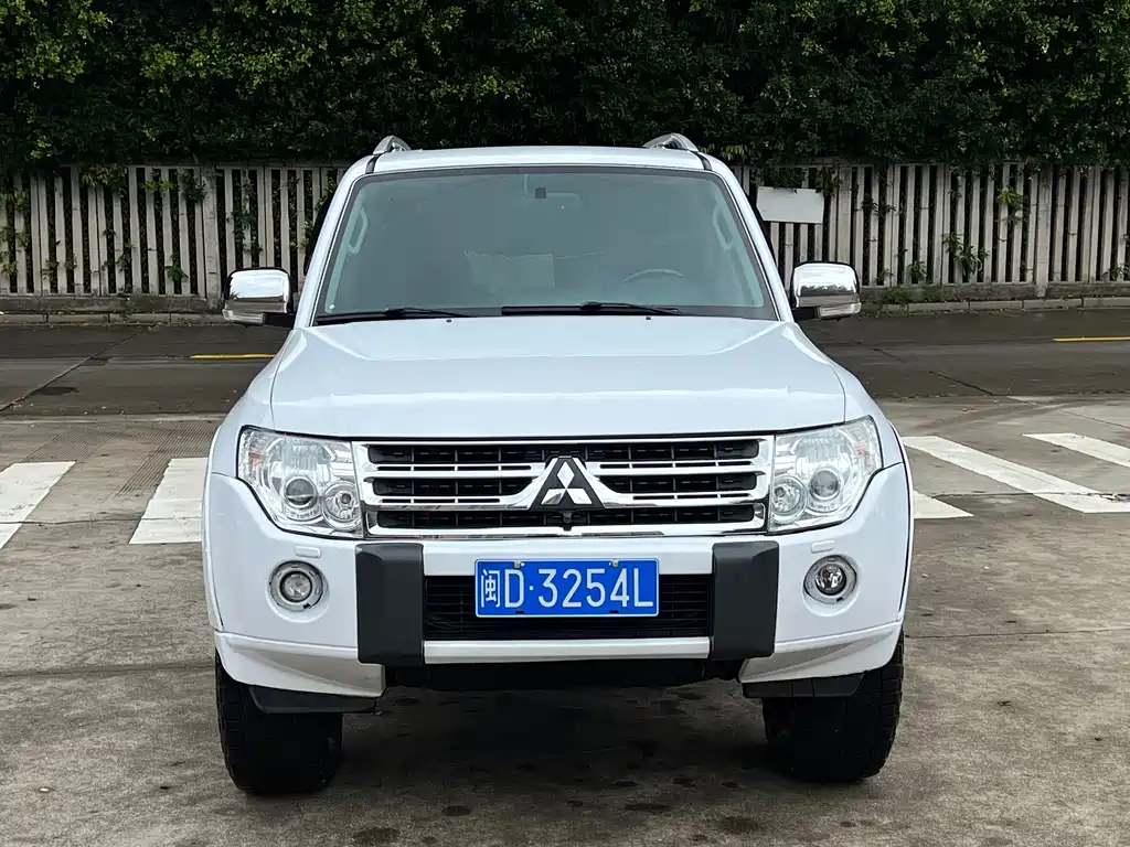 Mitsubishi Pajero (Import) — миниатюра 2