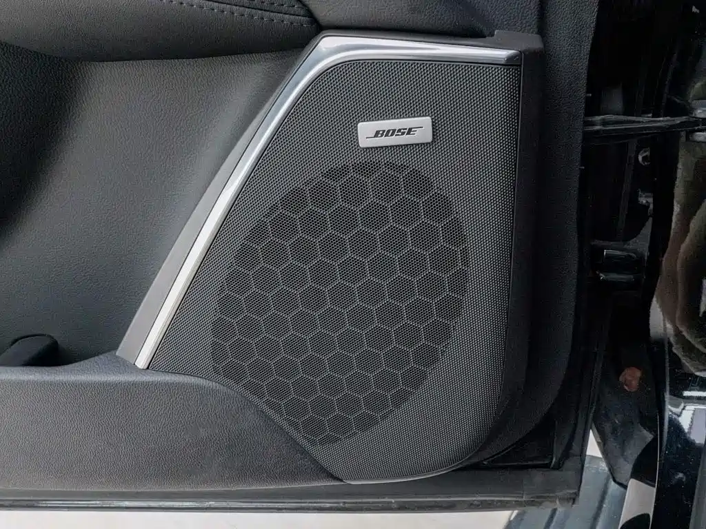 Cadillac Escalade — миниатюра 23