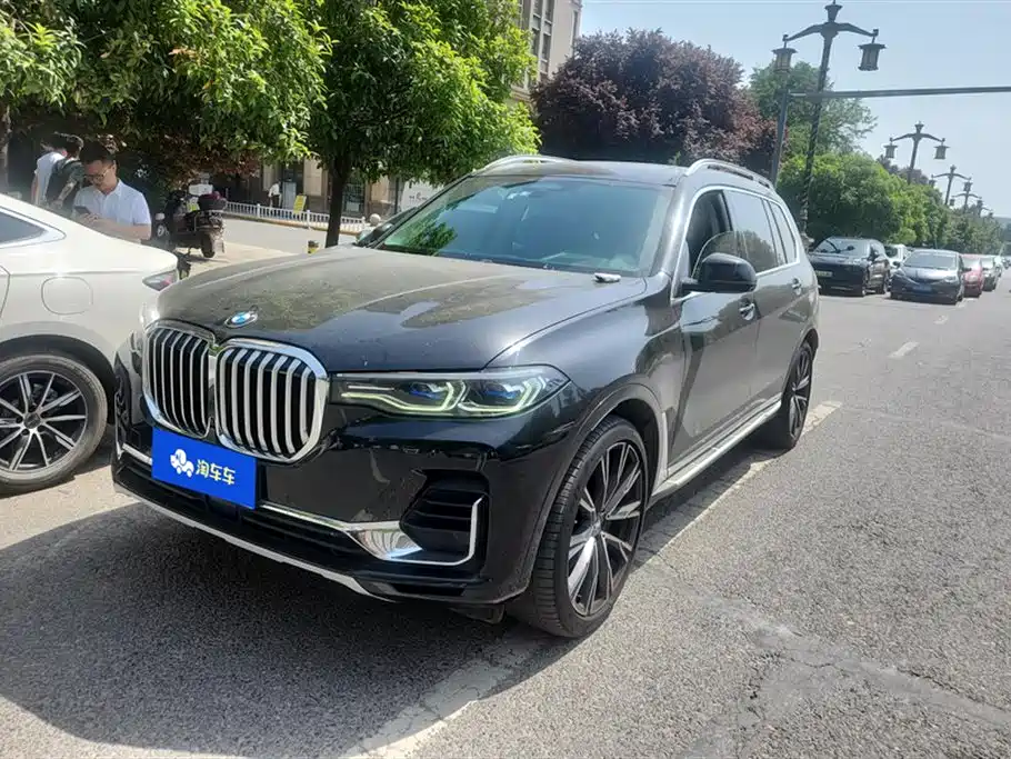 BMW X7 2021