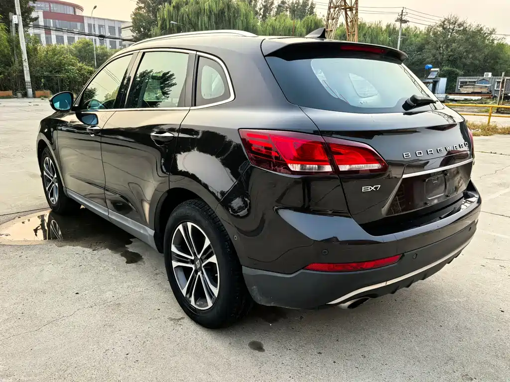 Borgward BX7 — миниатюра 5