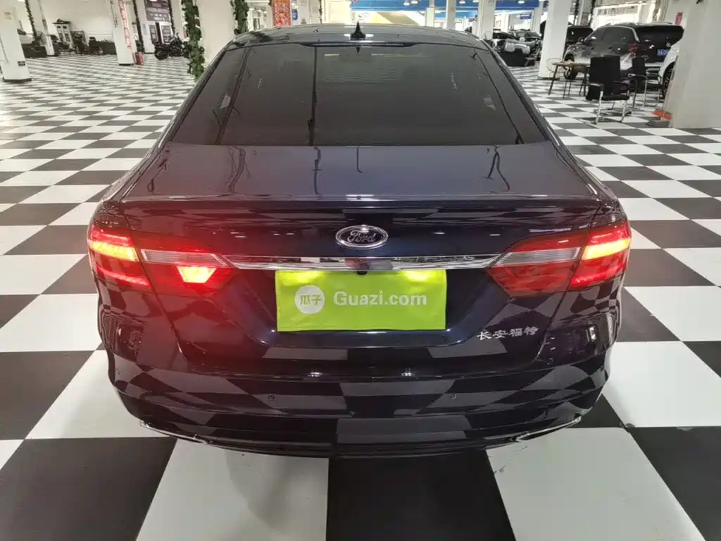 Ford Taurus — миниатюра 6