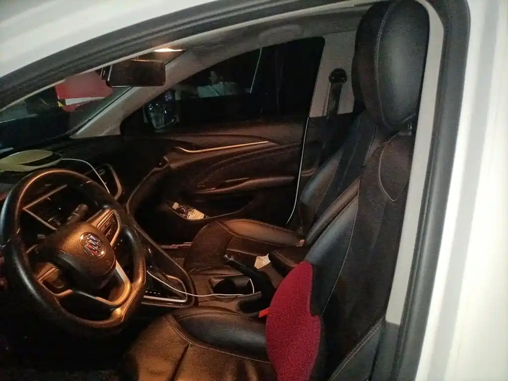 Buick Excelle — миниатюра 8