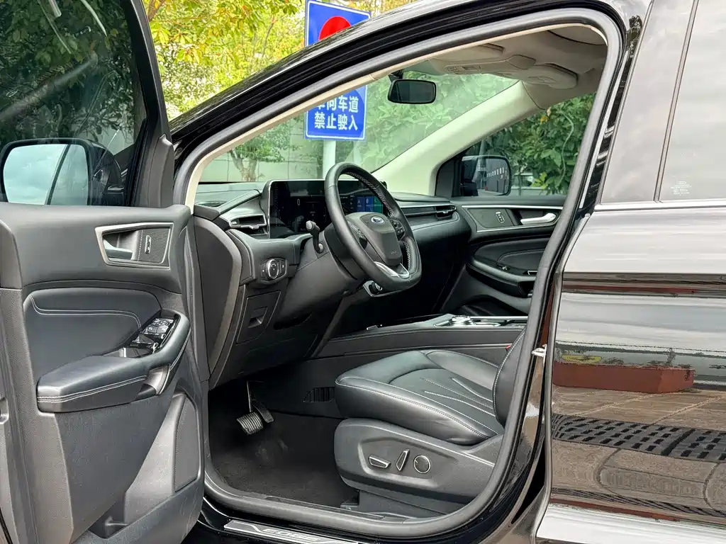 Ford Edge — миниатюра 7
