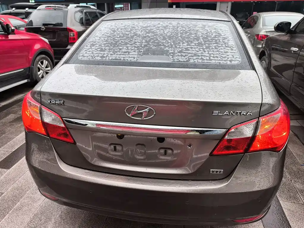 Hyundai Elantra — миниатюра 4