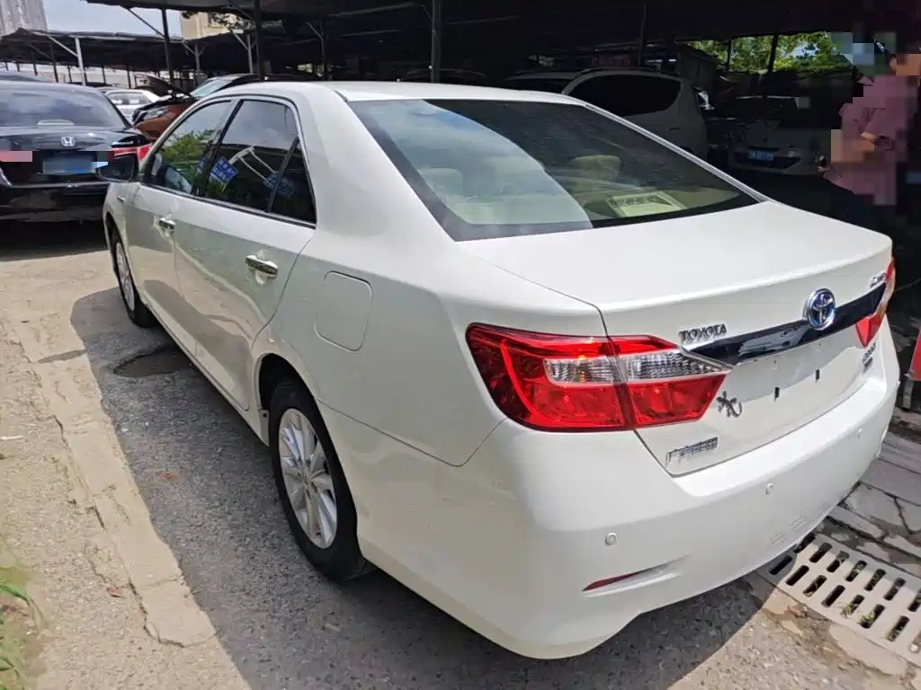 Toyota Camry — миниатюра 5