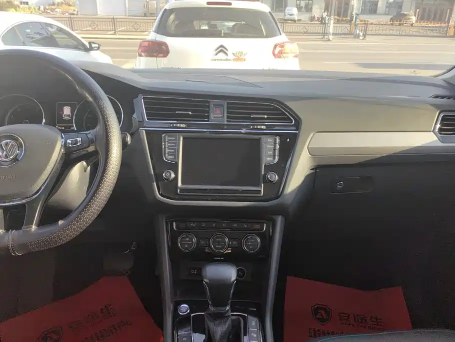 Volkswagen Tiguan L — миниатюра 13