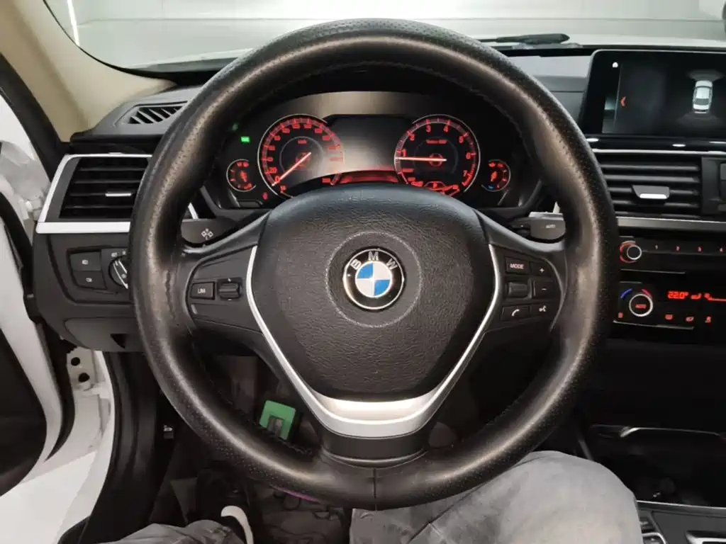 BMW 3 Series — миниатюра 11