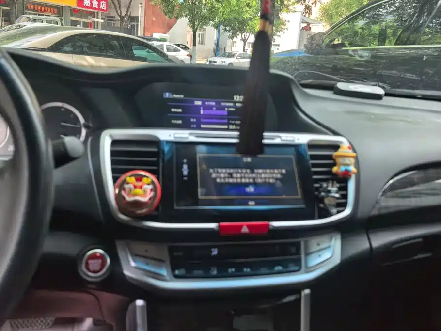 Honda Accord — миниатюра 12