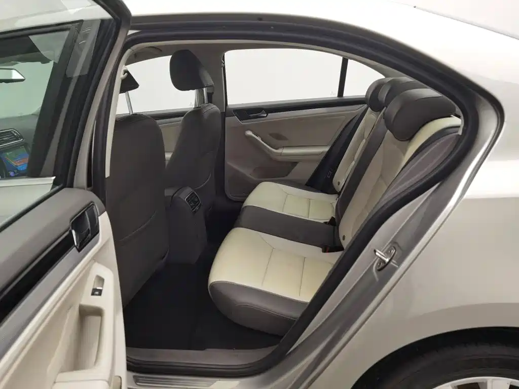 Volkswagen Sagitar — миниатюра 15