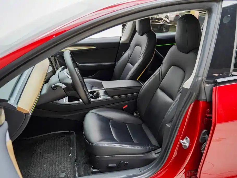 Tesla Model 3 — миниатюра 3