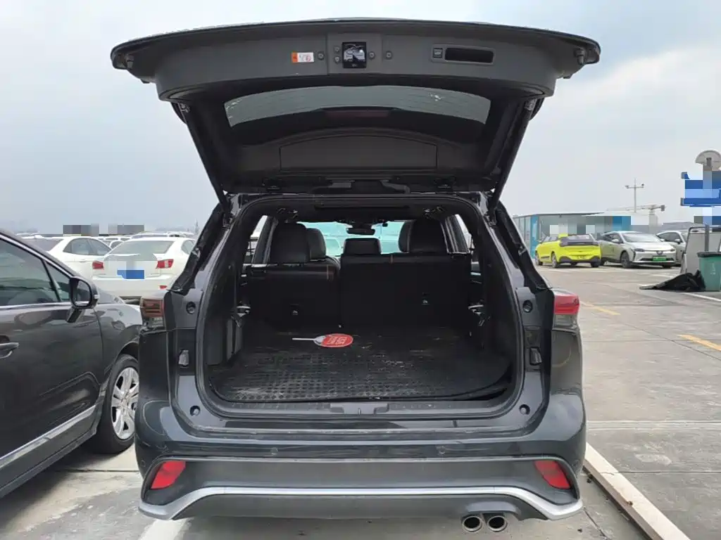 Toyota Crown Kluger — миниатюра 19
