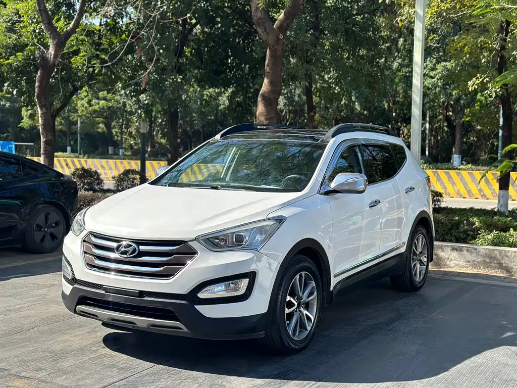 Hyundai Santa Fe (Import) 2013
