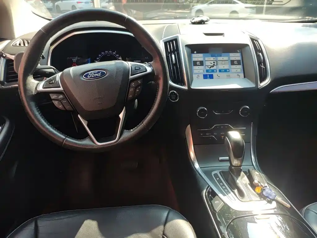 Ford Edge — миниатюра 13