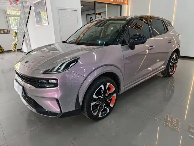 2021 Lynk & Co 06