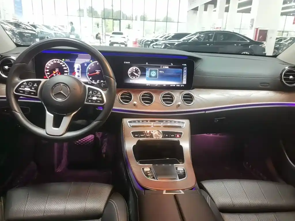 Mercedes-Benz E-Class — миниатюра 10