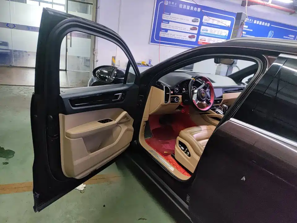 Porsche Cayenne — миниатюра 5