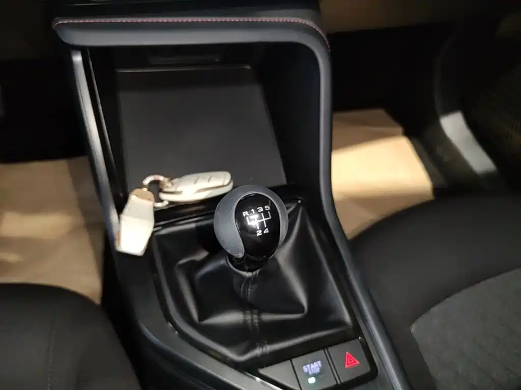 Roewe i5 — миниатюра 14