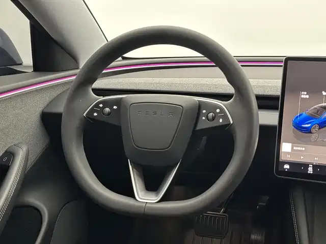 Tesla Model 3 — миниатюра 11
