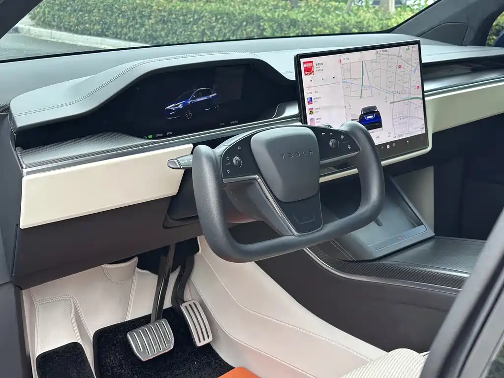 Tesla Model X — миниатюра 5