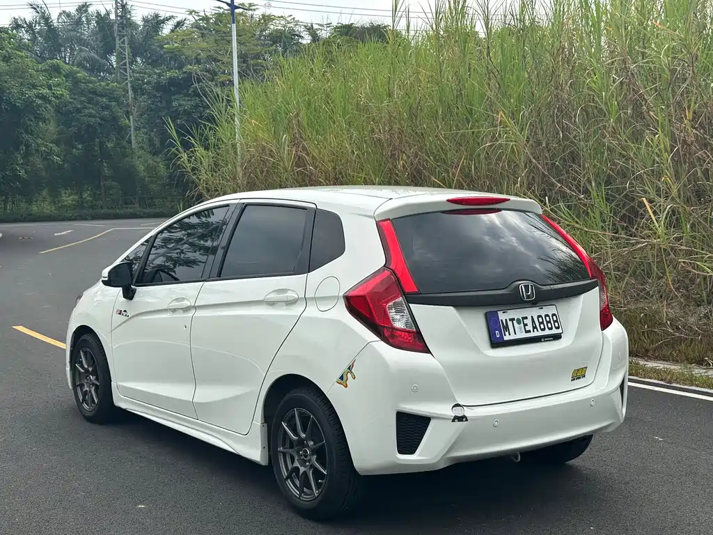Honda Fit — миниатюра 10