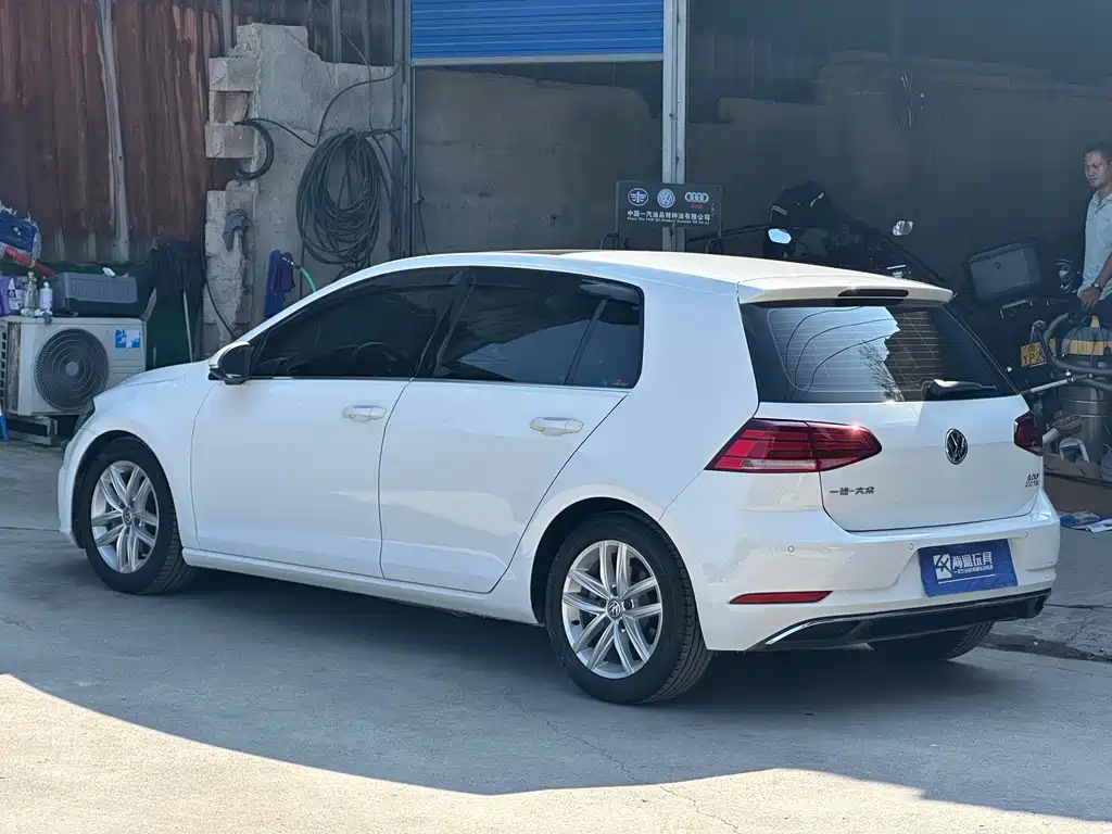 Volkswagen Golf — миниатюра 6
