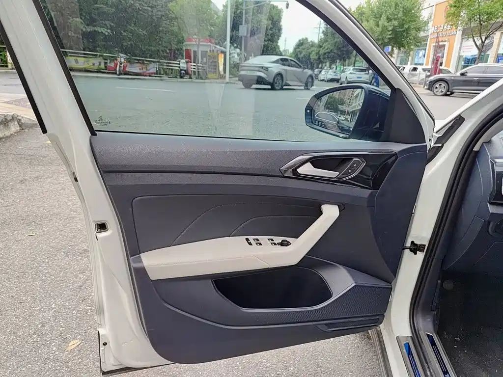 Volkswagen Tharu — миниатюра 6