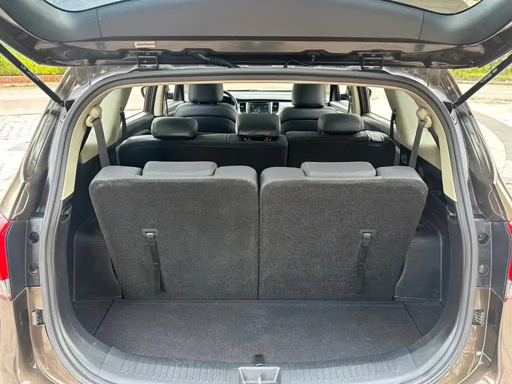 Kia Carens — миниатюра 9