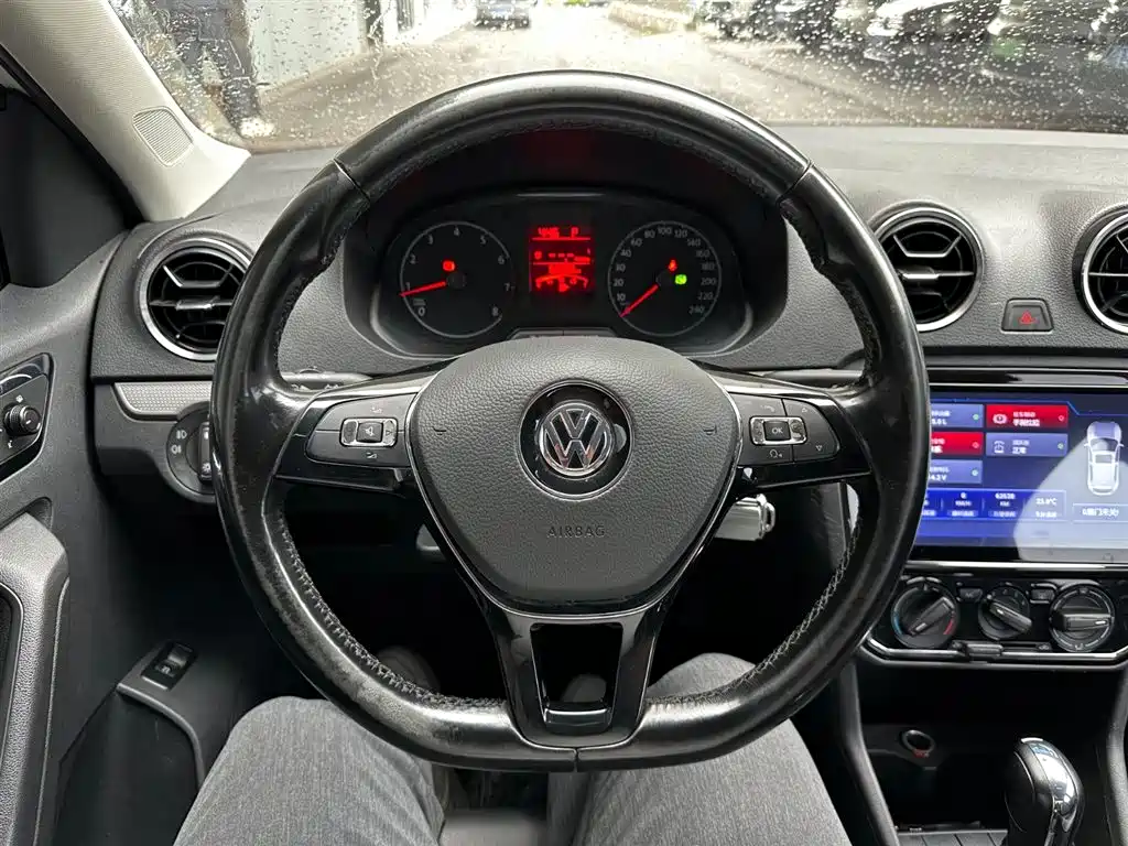 Volkswagen Jetta — миниатюра 8