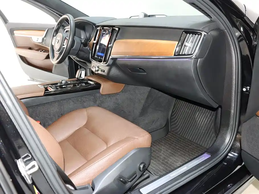 VOLVO S90 PLUG IN HYBRID