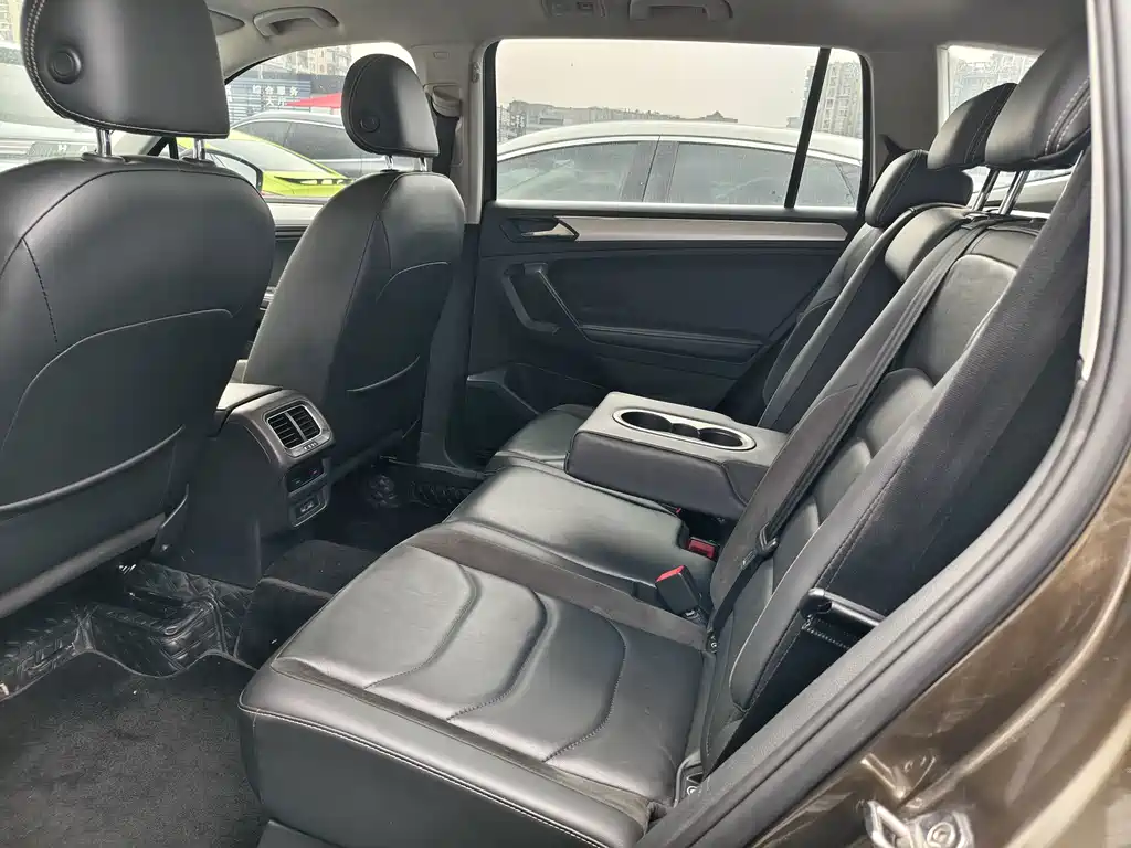 Volkswagen Tiguan L — миниатюра 11