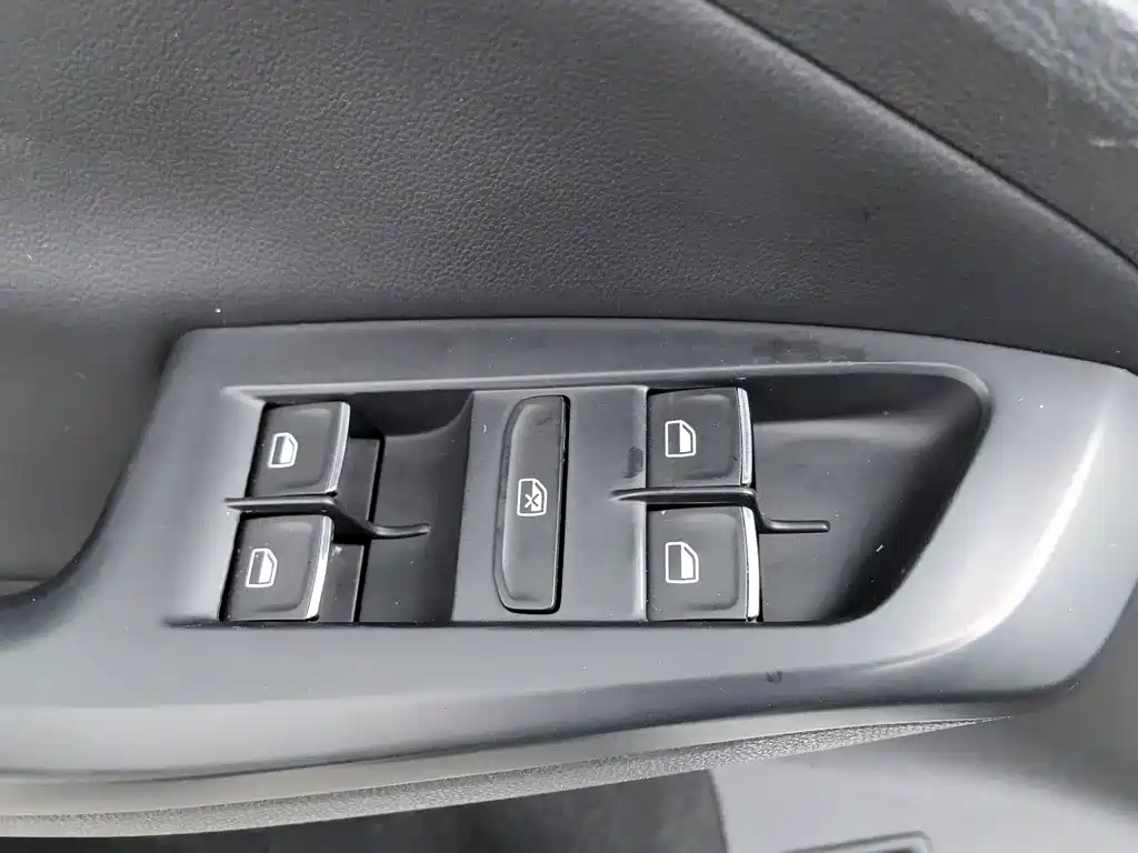 Volkswagen Sagitar — миниатюра 9