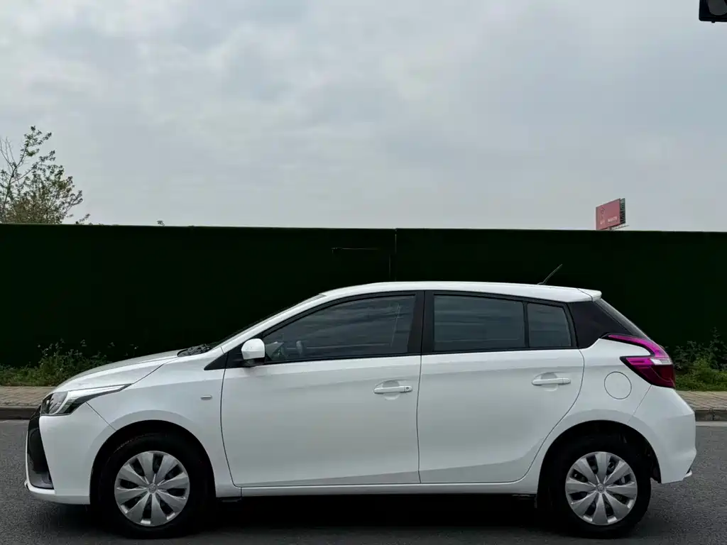Toyota Yaris L — миниатюра 7