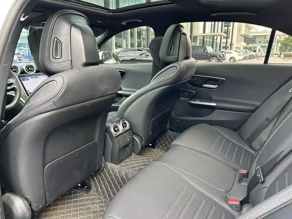 Mercedes-Benz C-Class — миниатюра 9