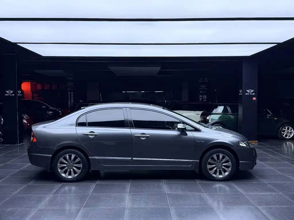 Honda Civic — миниатюра 4
