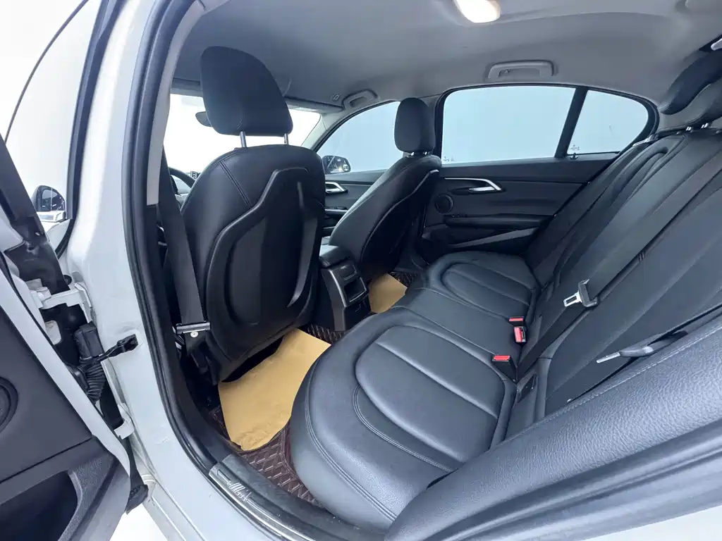 BMW 1 Series — миниатюра 11