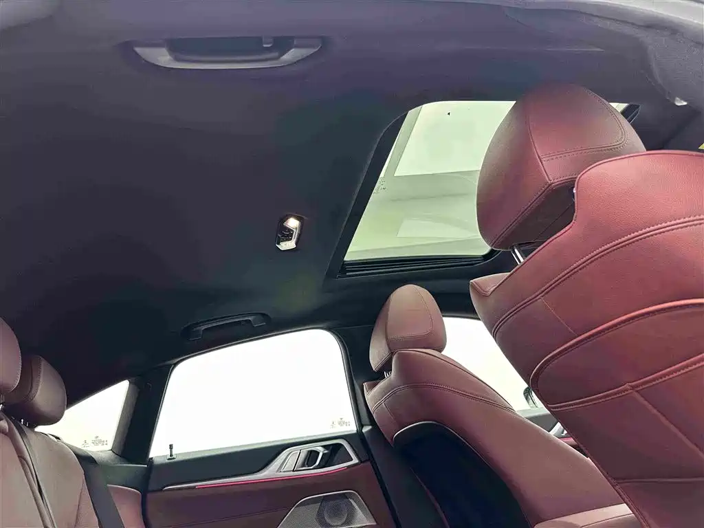 BMW i4 — миниатюра 22