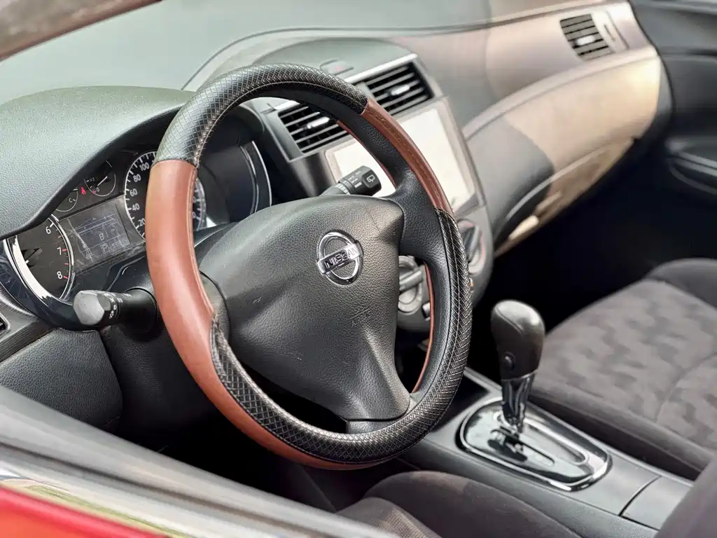 Nissan Tiida 1.6L CVT Luxury Type, фото 19