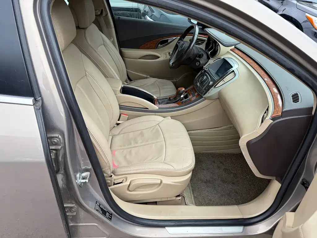 Buick LaCrosse 2.0T Flagship Edition, фото 14