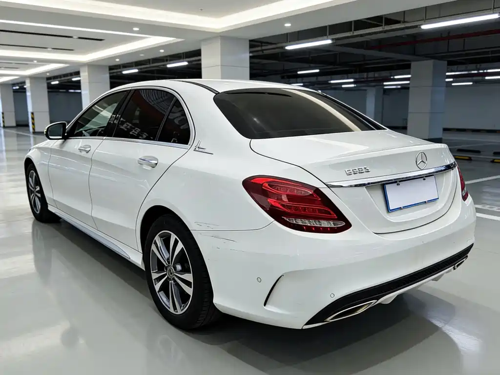 Mercedes-Benz C-Class — миниатюра 7