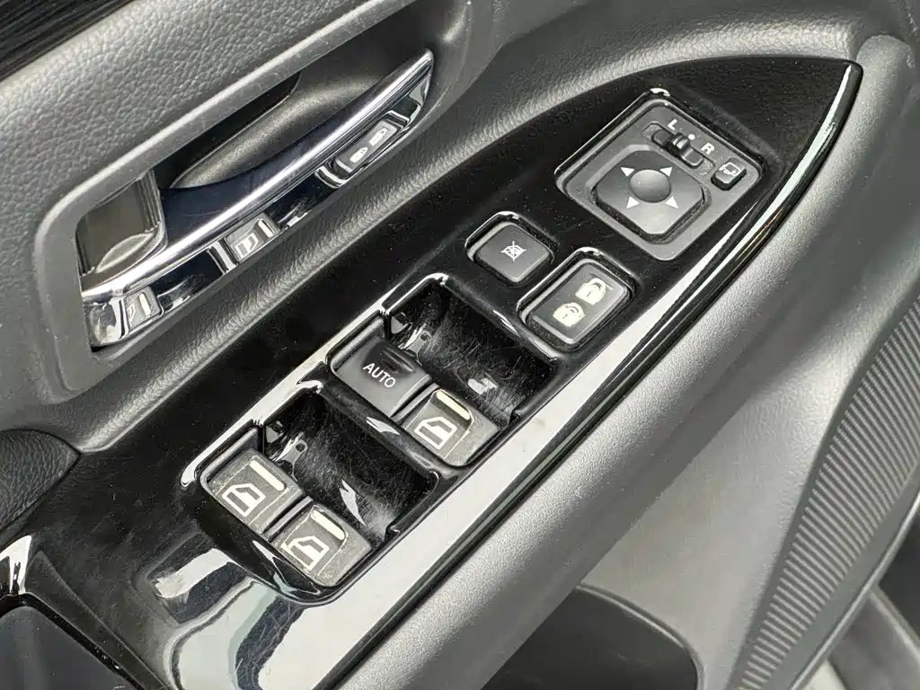 Mitsubishi Outlander — миниатюра 12