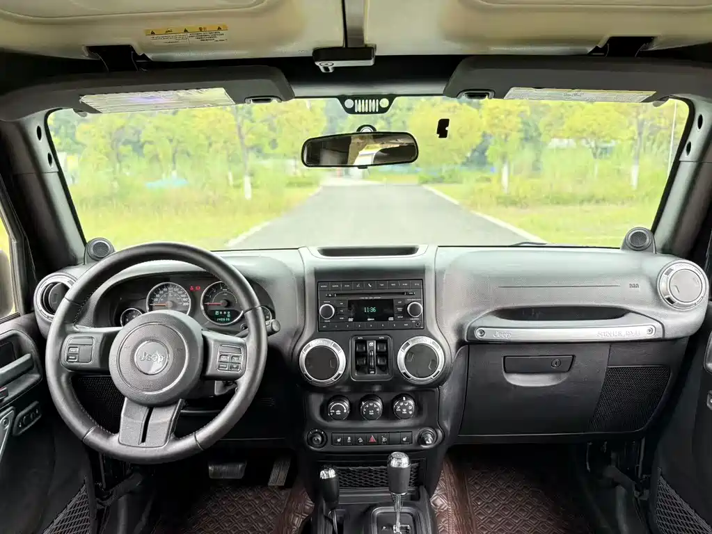 Jeep Wrangler — миниатюра 19