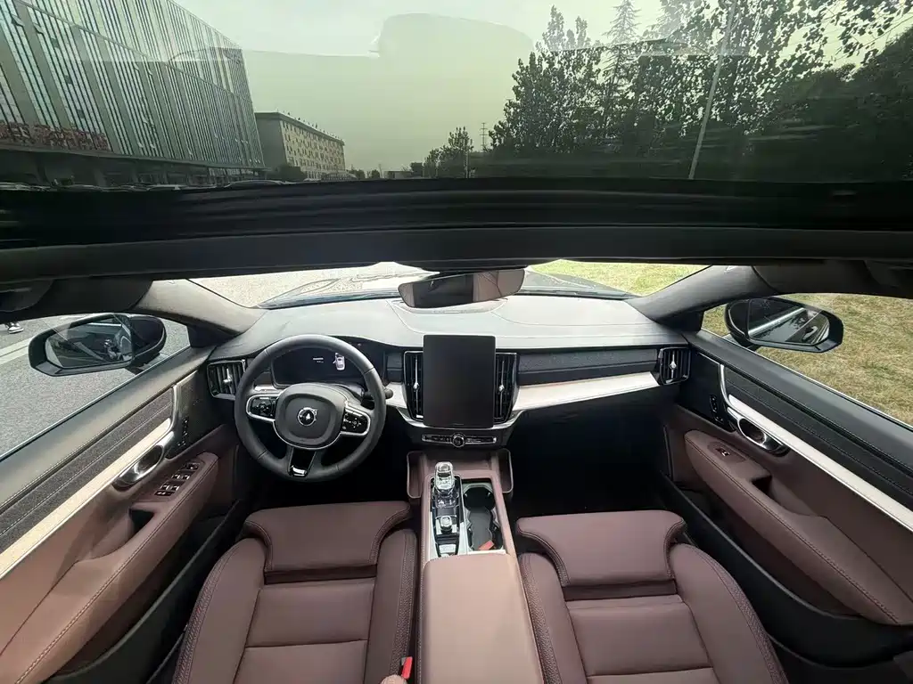 Volvo S90 — миниатюра 5